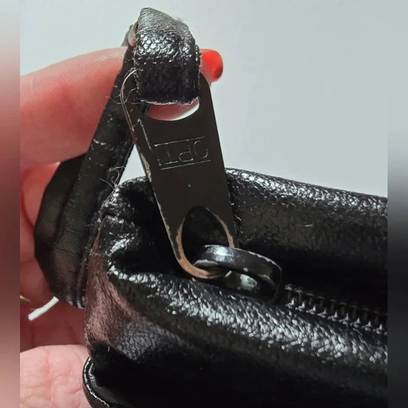 Lovely Vintage 1980s Black Wristlet Clutch with Bow & Ruffles • Excellent! - Picture 6 of 8